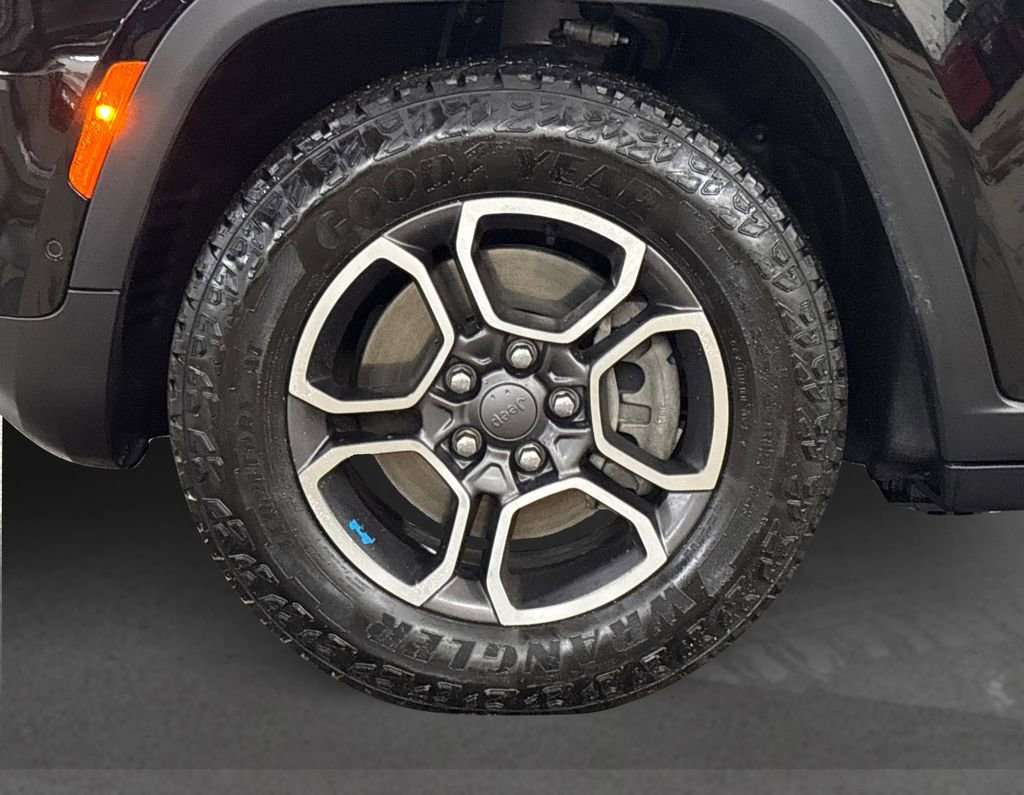 Used 2024 Jeep Grand Cherokee Trailhawk w/ Advanced Protech Group II image 13