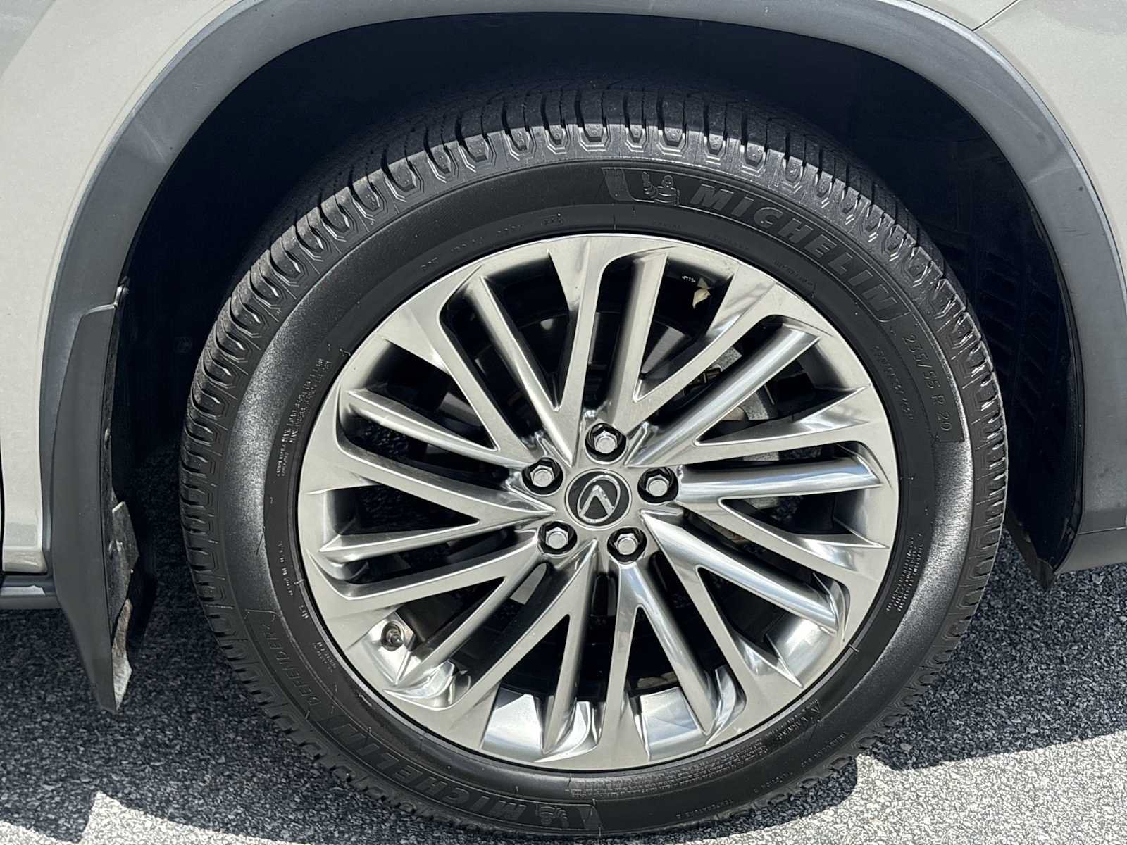 Used 2020 Lexus RX 350L Luxury w/ Cold Weather Package (CT) FWD image 33