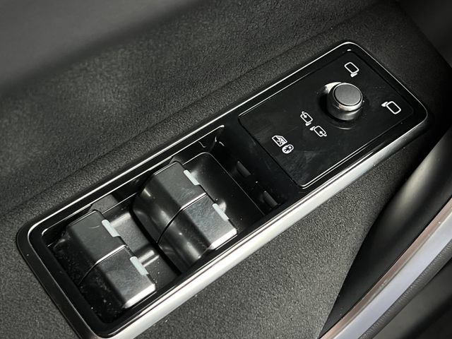 Used 2026 Jaguar F-PACE SVR AWD/4WD image 21