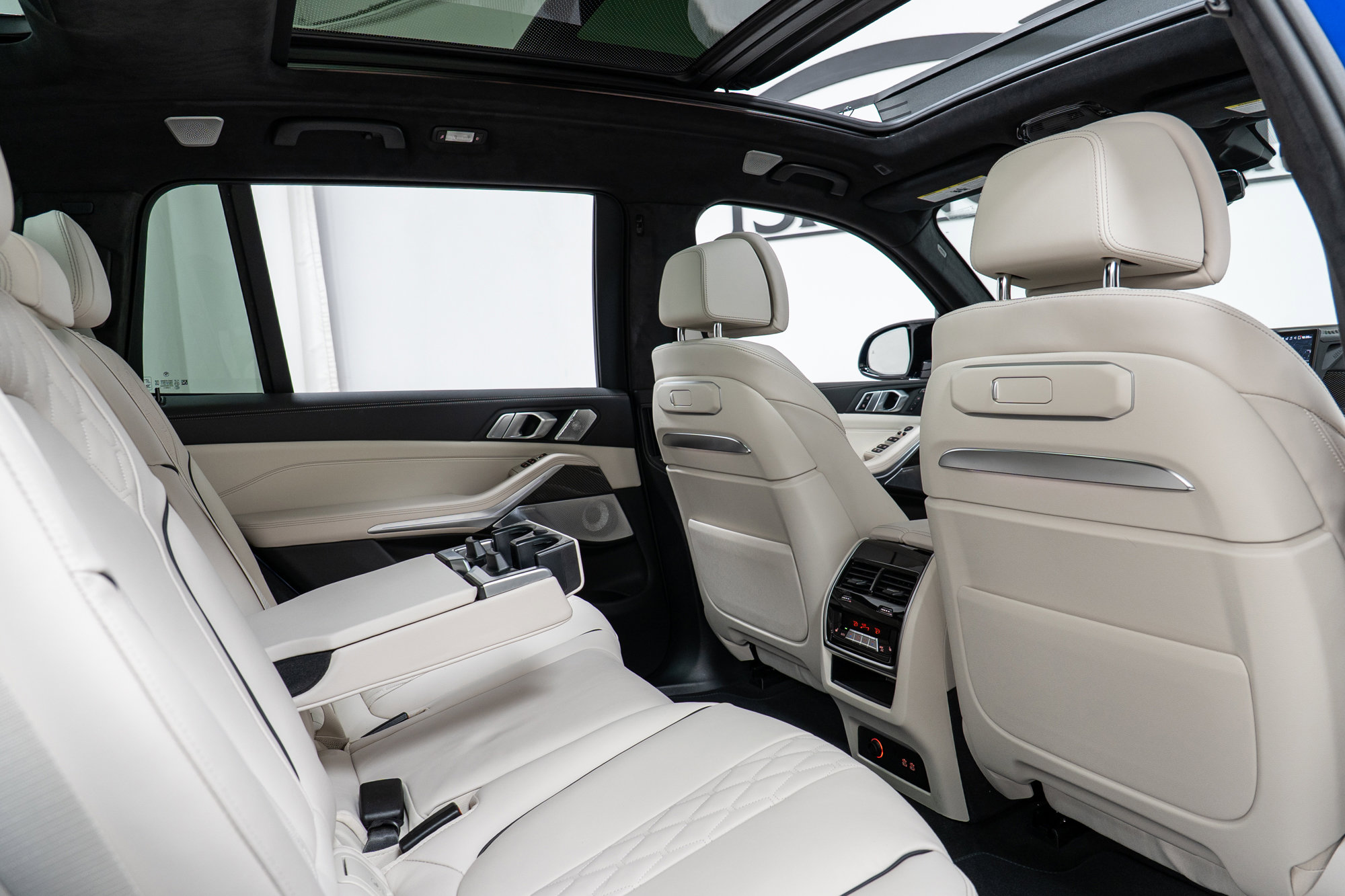 Used 2026 BMW X7 M60i AWD/4WD image 24