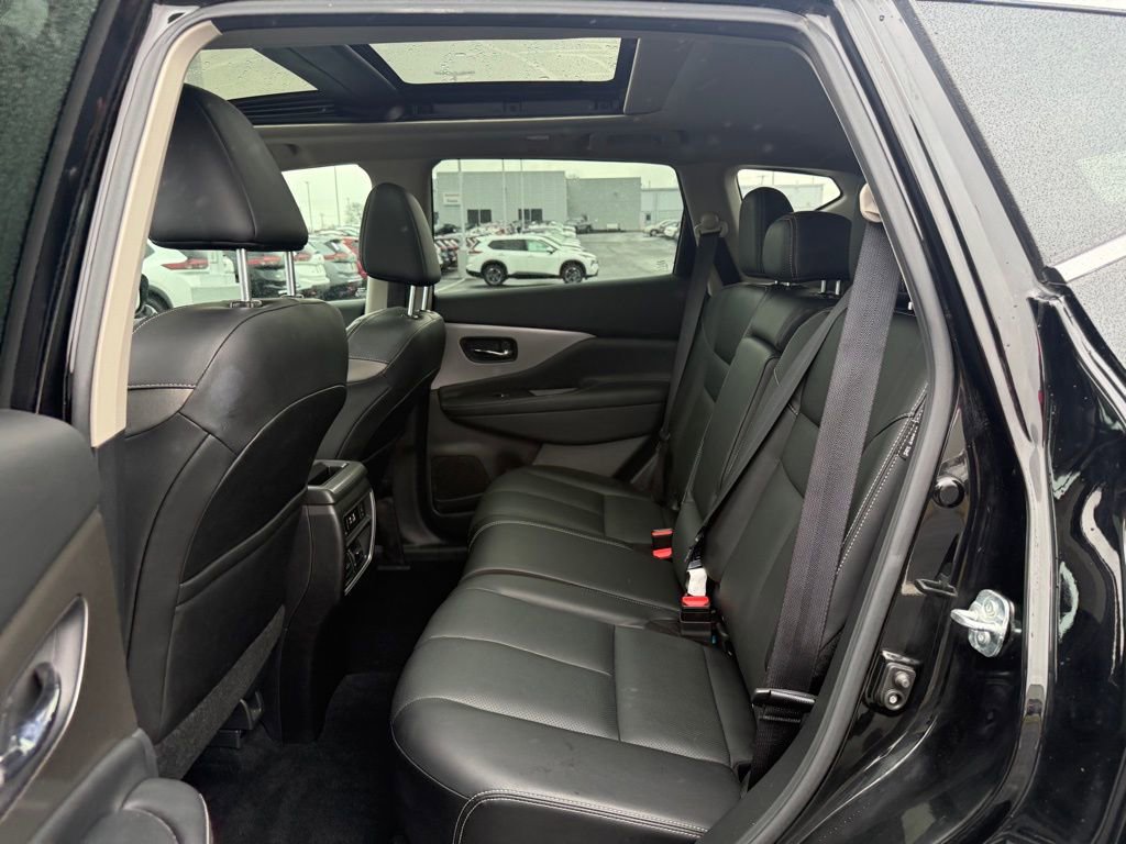 Used 2021 Nissan Murano SL w/ SL Moonroof Package image 11