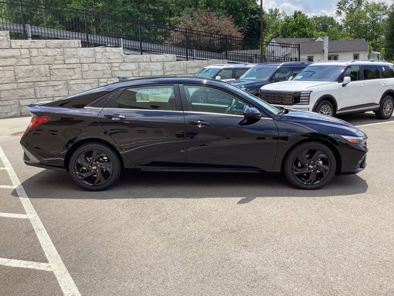 New 2026 Hyundai Elantra SEL Sport Premium FWD image 8