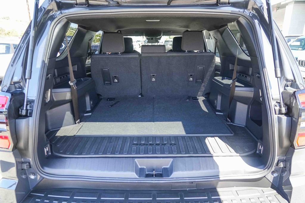 Used 2025 Toyota 4Runner SR5 AWD/4WD image 26