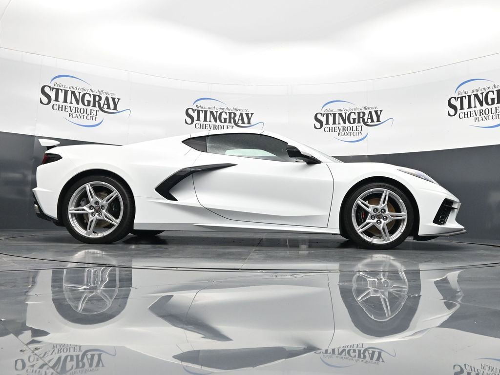 Used 2025 Chevrolet Corvette Stingray Premium Cpe w/ Z51 Performance Package RWD image 33