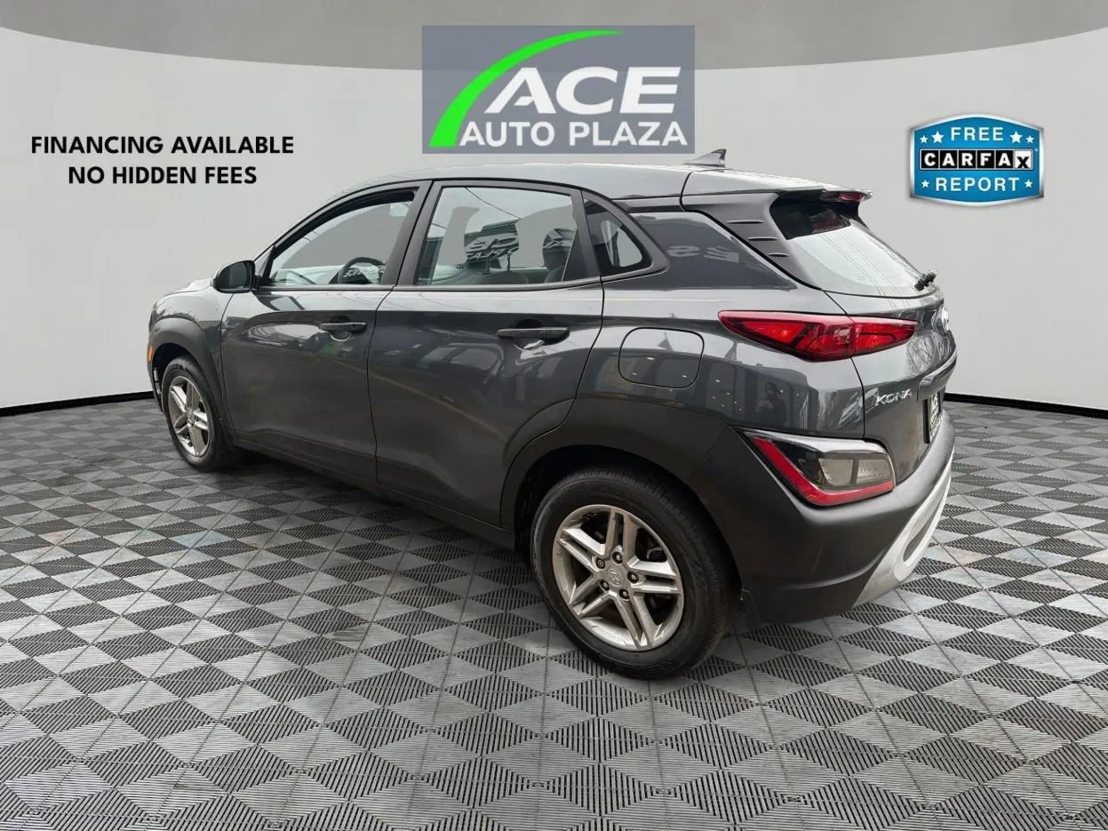 Used 2023 Hyundai Kona SE image 7