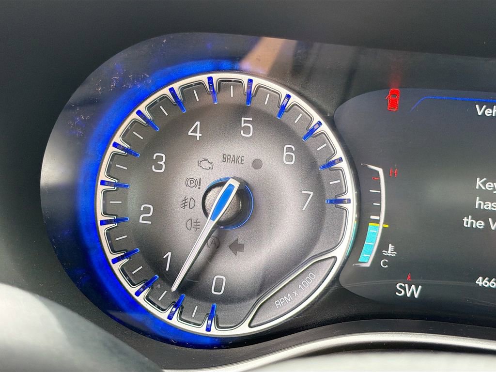 Used 2022 Chrysler Pacifica Touring-L image 38