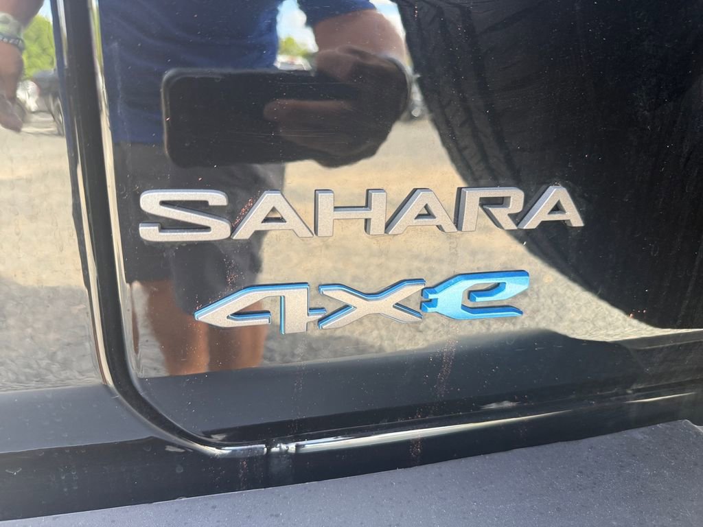 Certified 2025 Jeep Wrangler Unlimited Sahara w/ Safety Group image 16