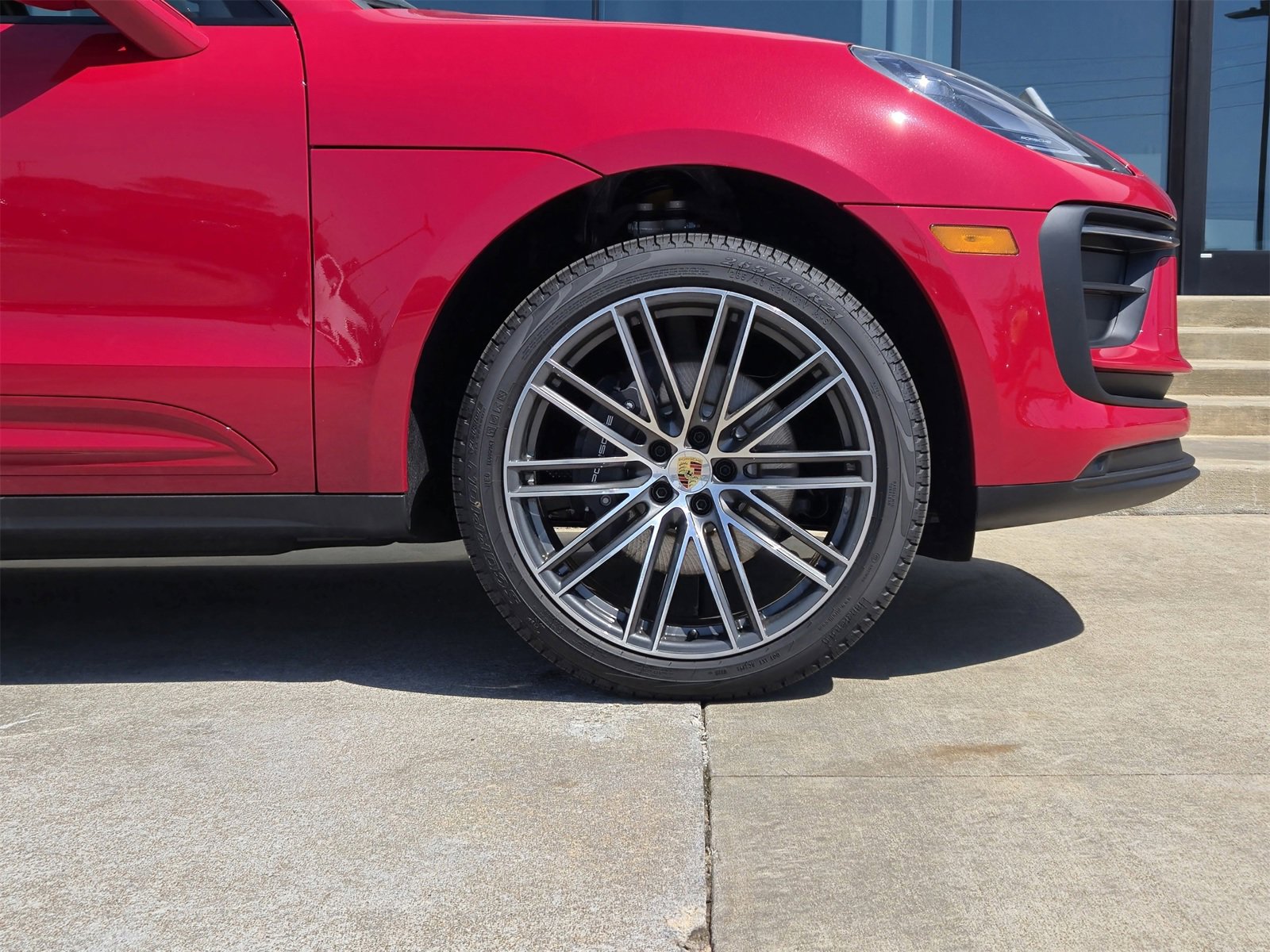 Certified 2025 Porsche Macan image 11