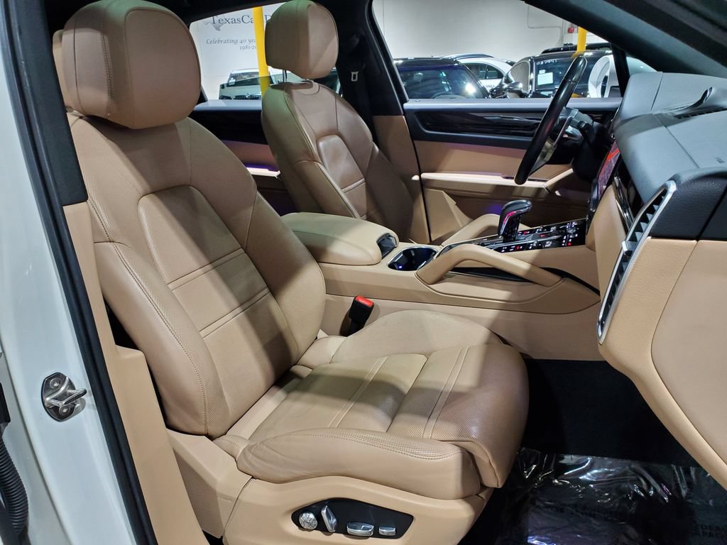 Used 2021 Porsche Cayenne AWD/4WD image 14