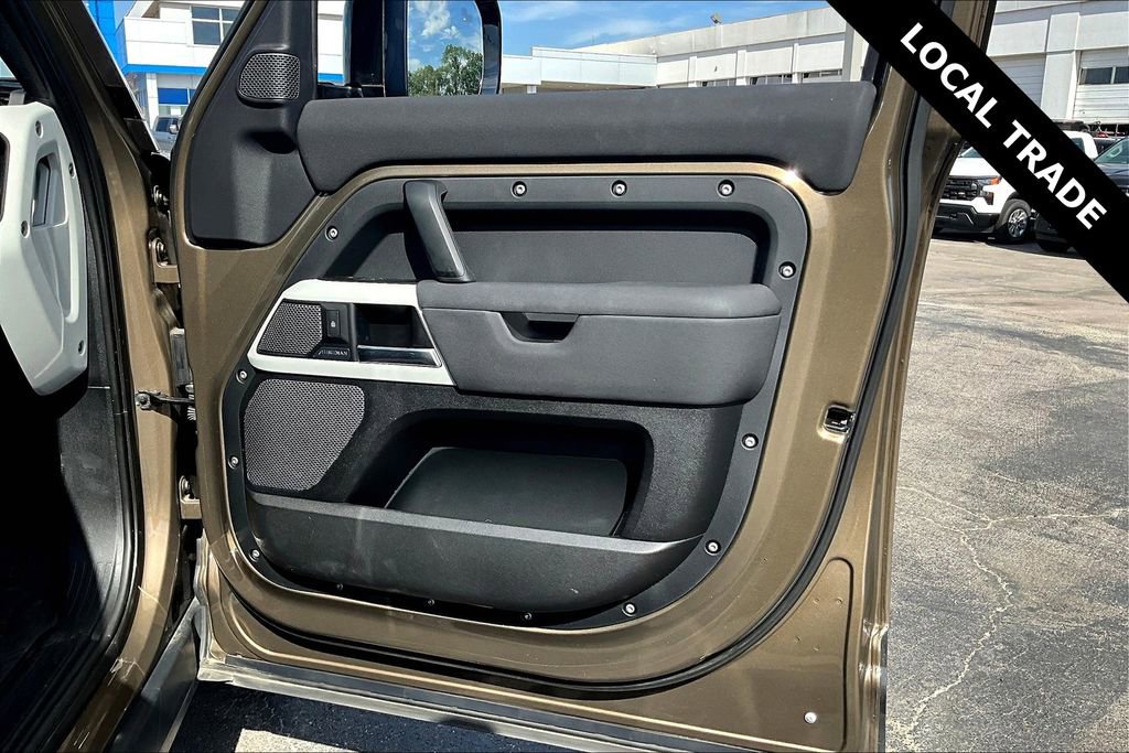 Used 2020 Land Rover Defender 110 SE image 27