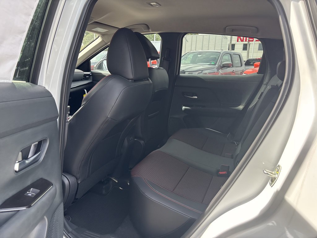 New 2026 Nissan Kicks SR w/ Cold Weather Package AWD/4WD image 15