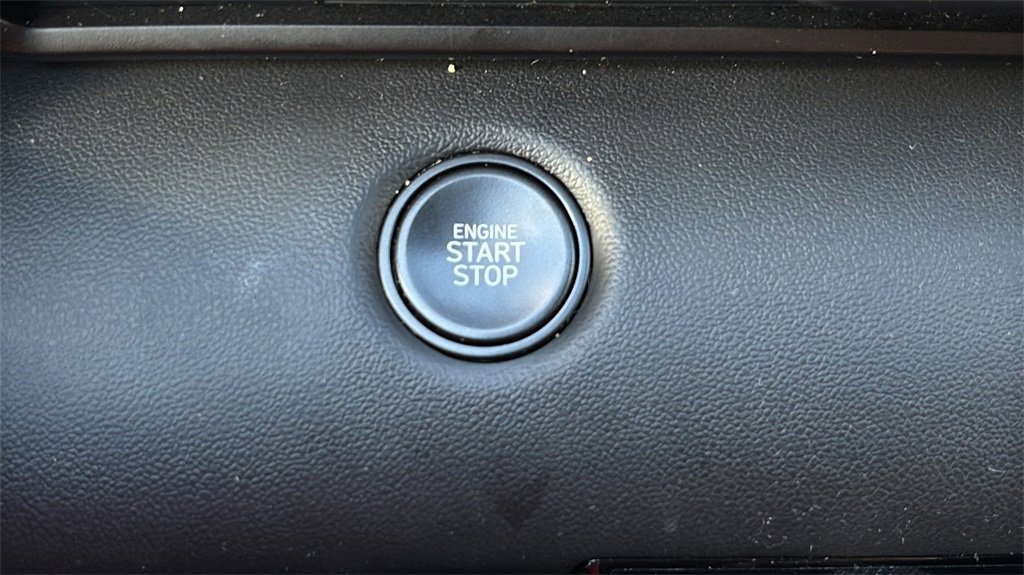 Certified 2025 Hyundai Elantra Sport image 12