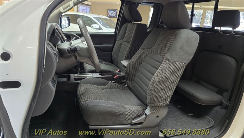 Used 2019 Nissan Frontier SV RWD image 18