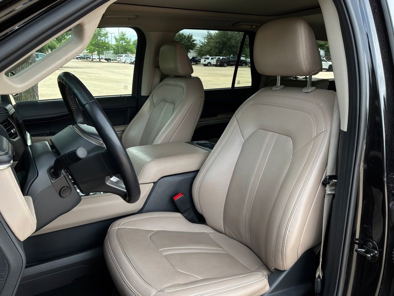 Used 2024 Ford Expedition Limited AWD/4WD image 10