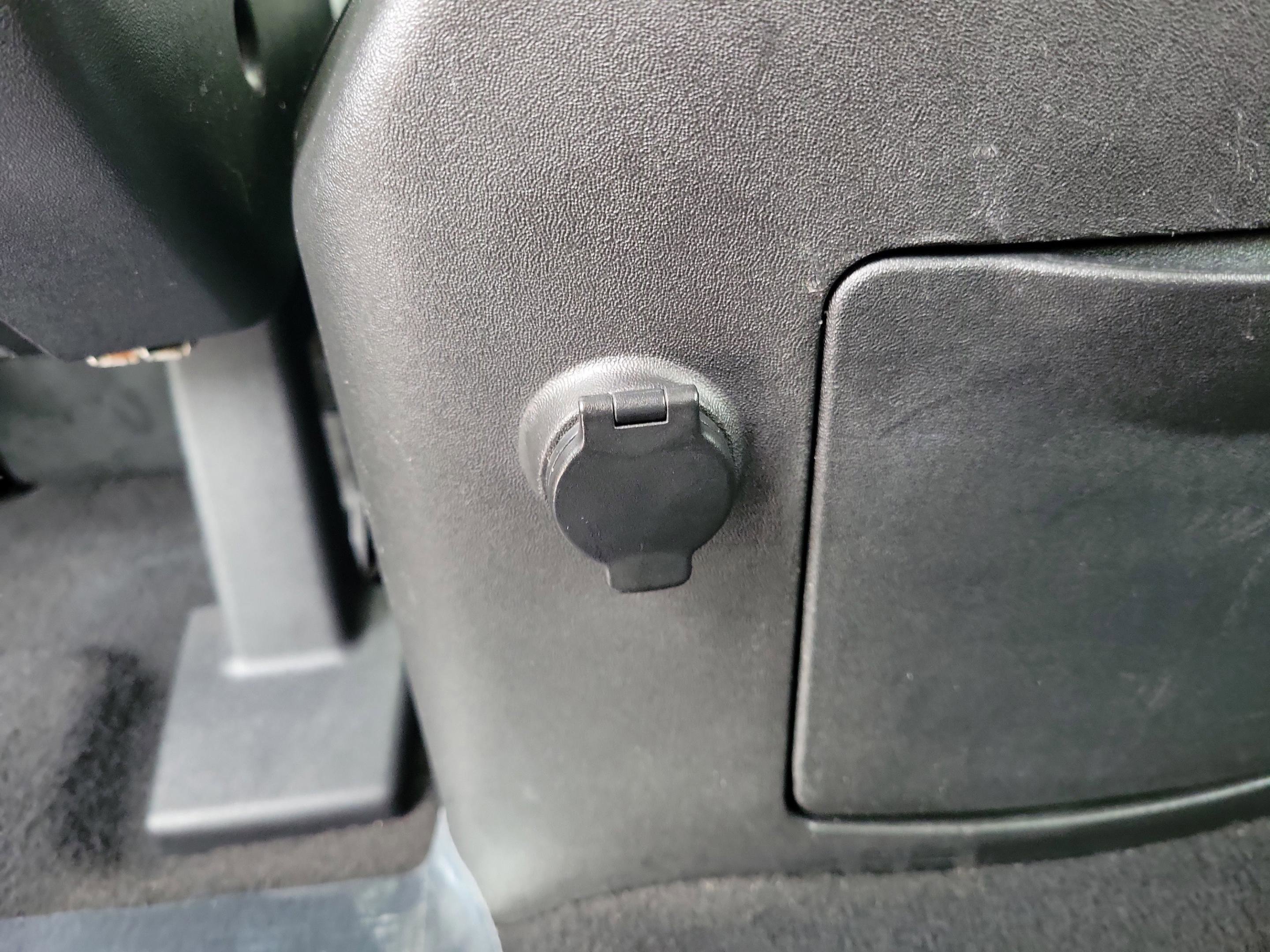 Used 2012 Nissan Armada Platinum image 10