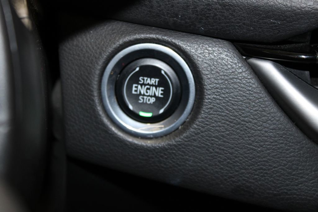 Used 2024 Cadillac XT4 Premium Luxury image 37