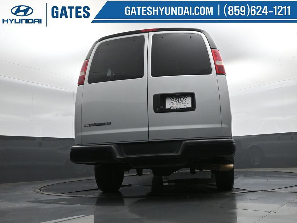 Used 2019 Chevrolet Express 3500 LS image 26