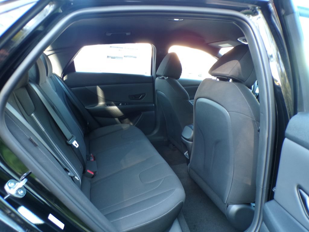New 2026 Hyundai Elantra Sport FWD image 18