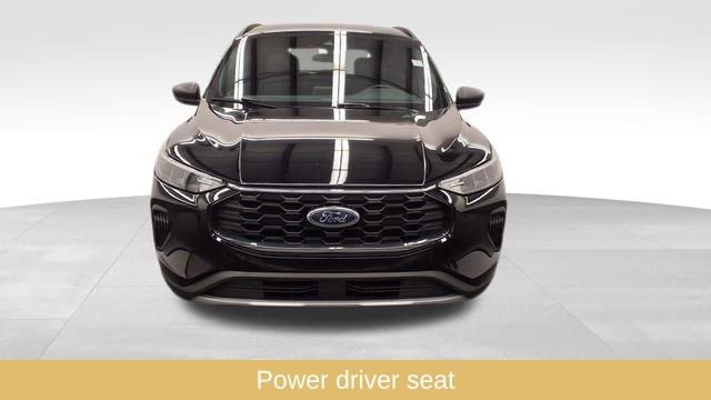 Used 2025 Ford Escape ST-Line image 2