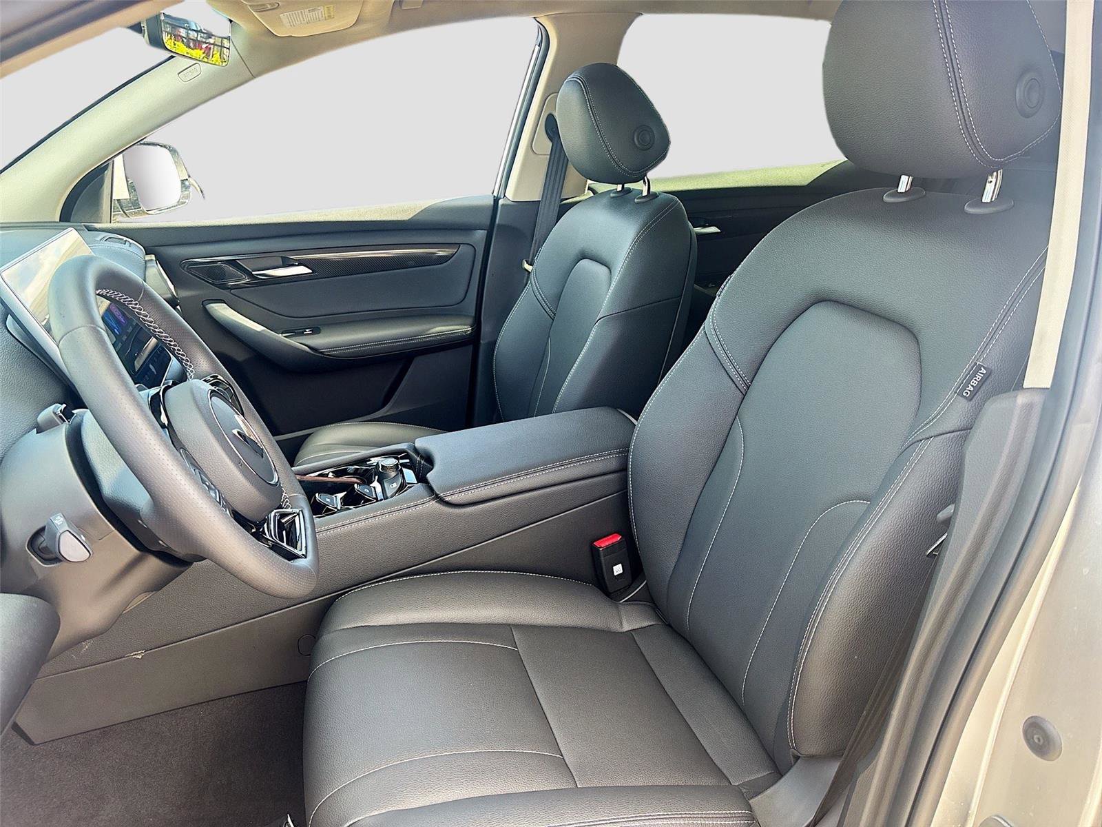 New 2025 VinFast VF 8 Eco AWD/4WD image 21