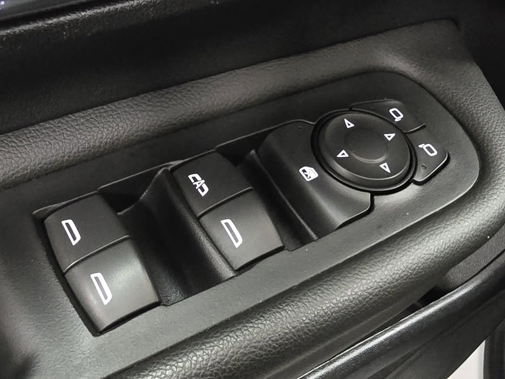 Used 2023 GMC Terrain SLE image 22