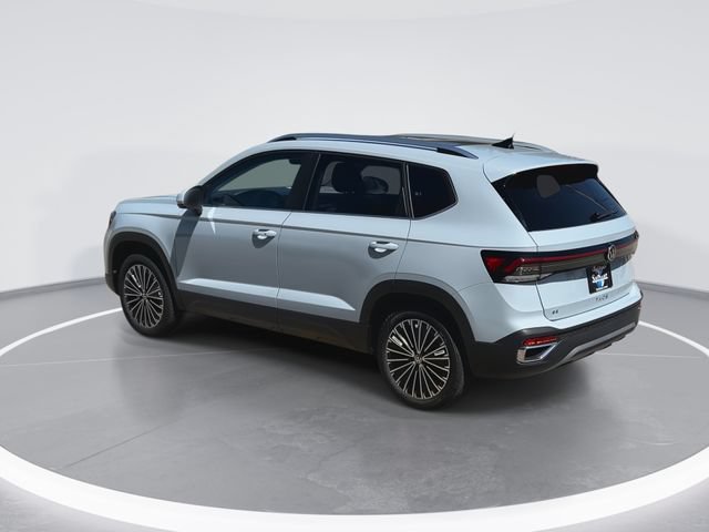 New 2026 Volkswagen Taos SE FWD image 6