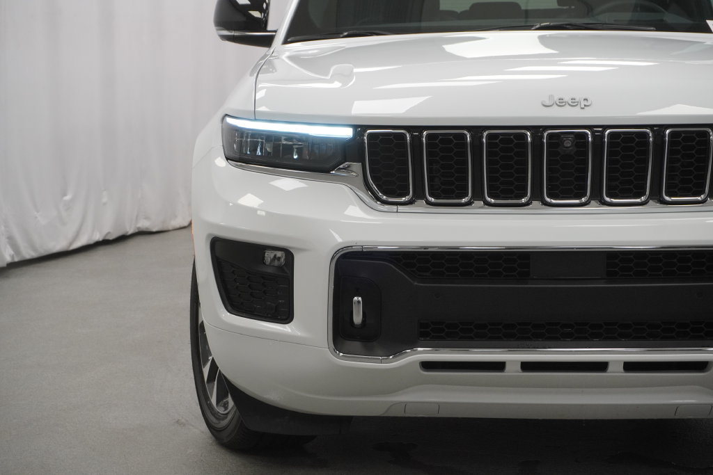 Used 2025 Jeep Grand Cherokee Overland w/ Adv Protech Group III AWD/4WD image 10