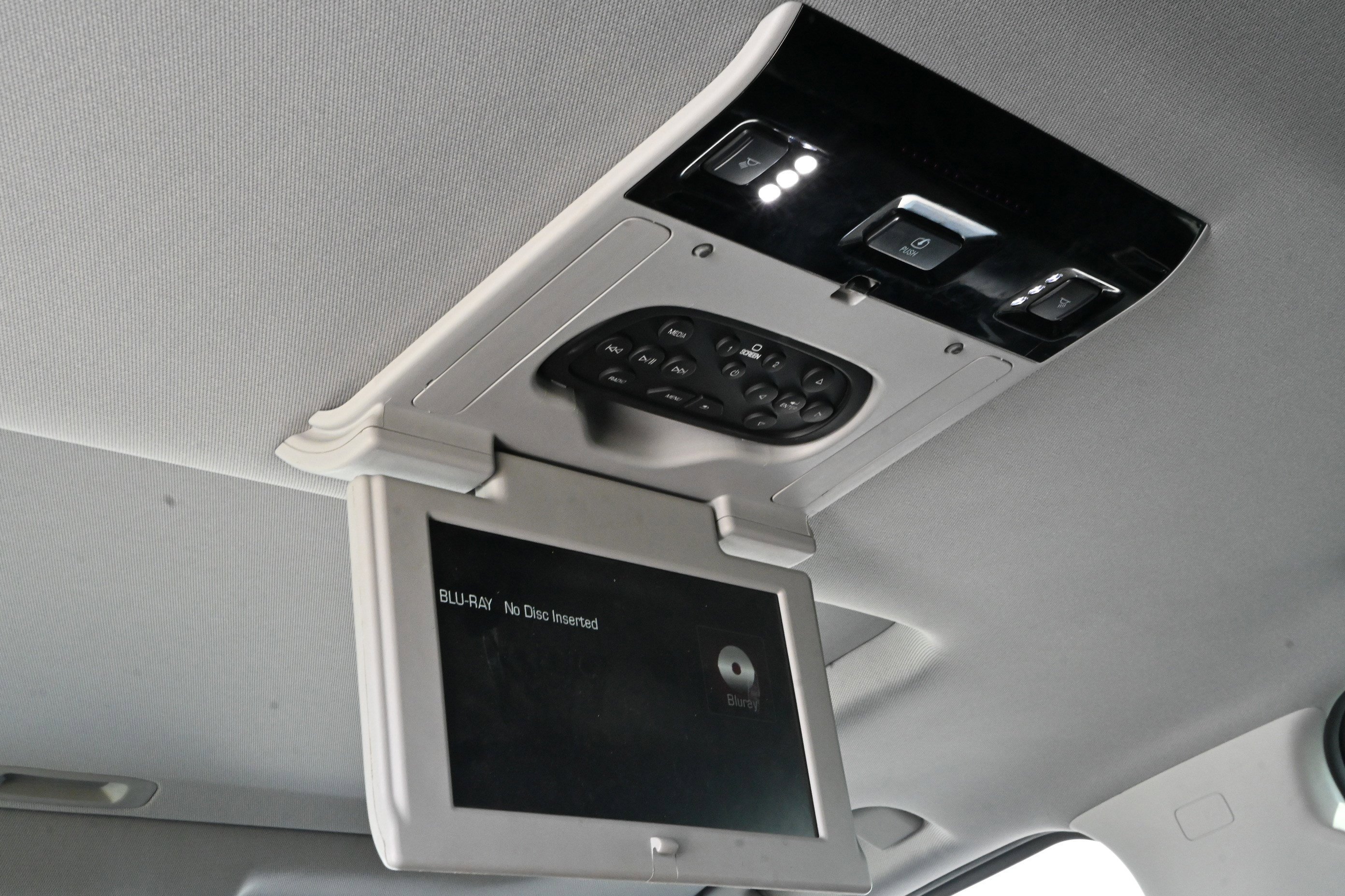 Used 2016 GMC Yukon Denali w/ Open Road Package image 23