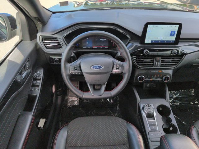 Used 2025 Ford Escape ST-Line Select AWD/4WD image 15