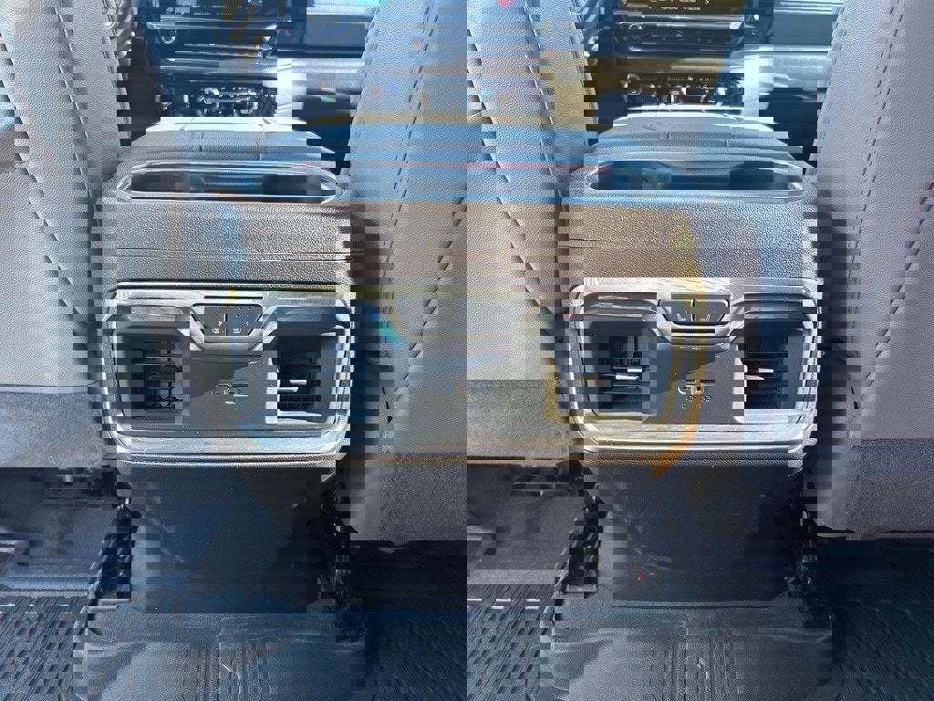 Used 2024 GMC Sierra 2500 SLT image 13