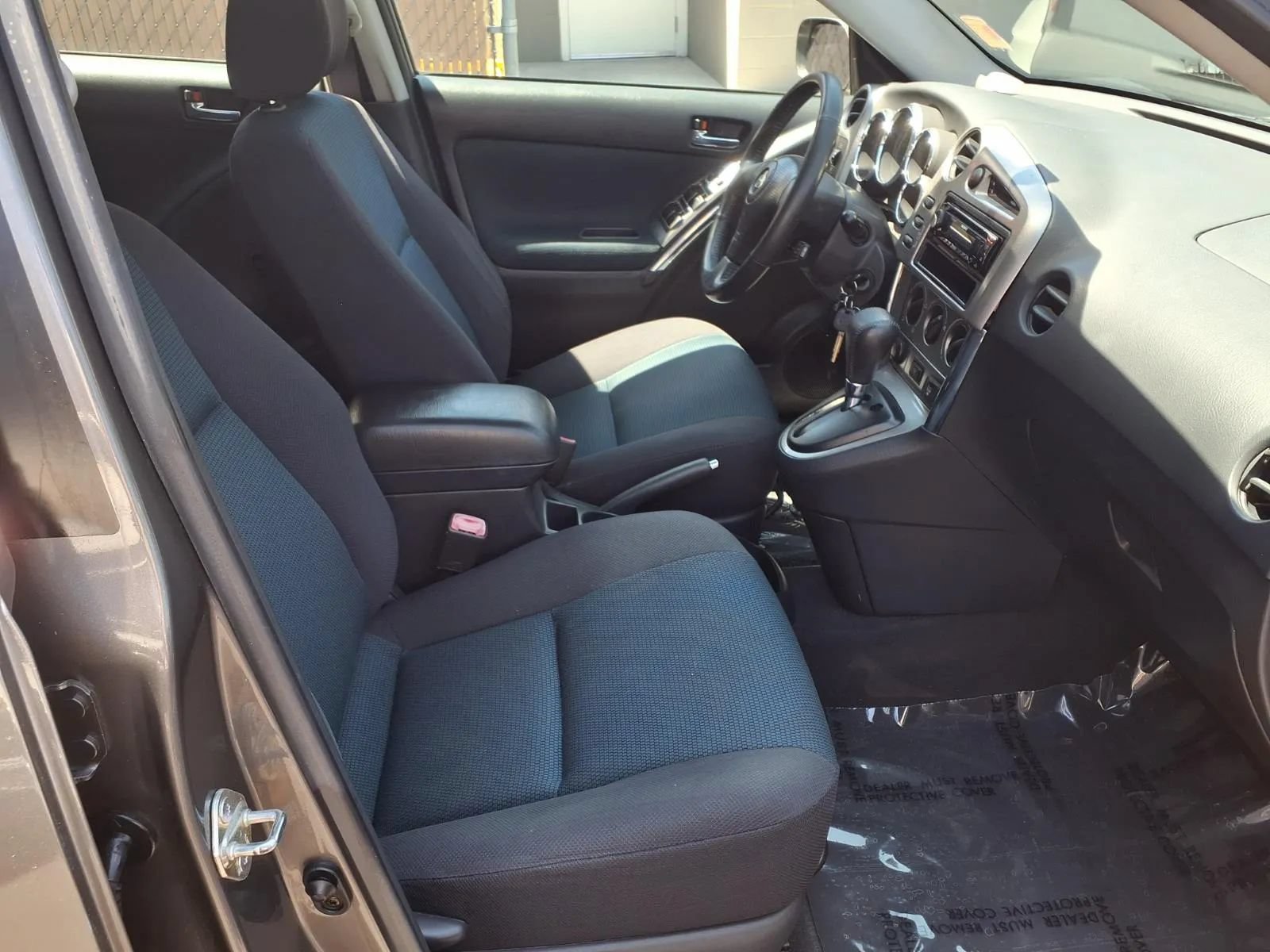 Used 2005 Toyota Matrix XR FWD image 34