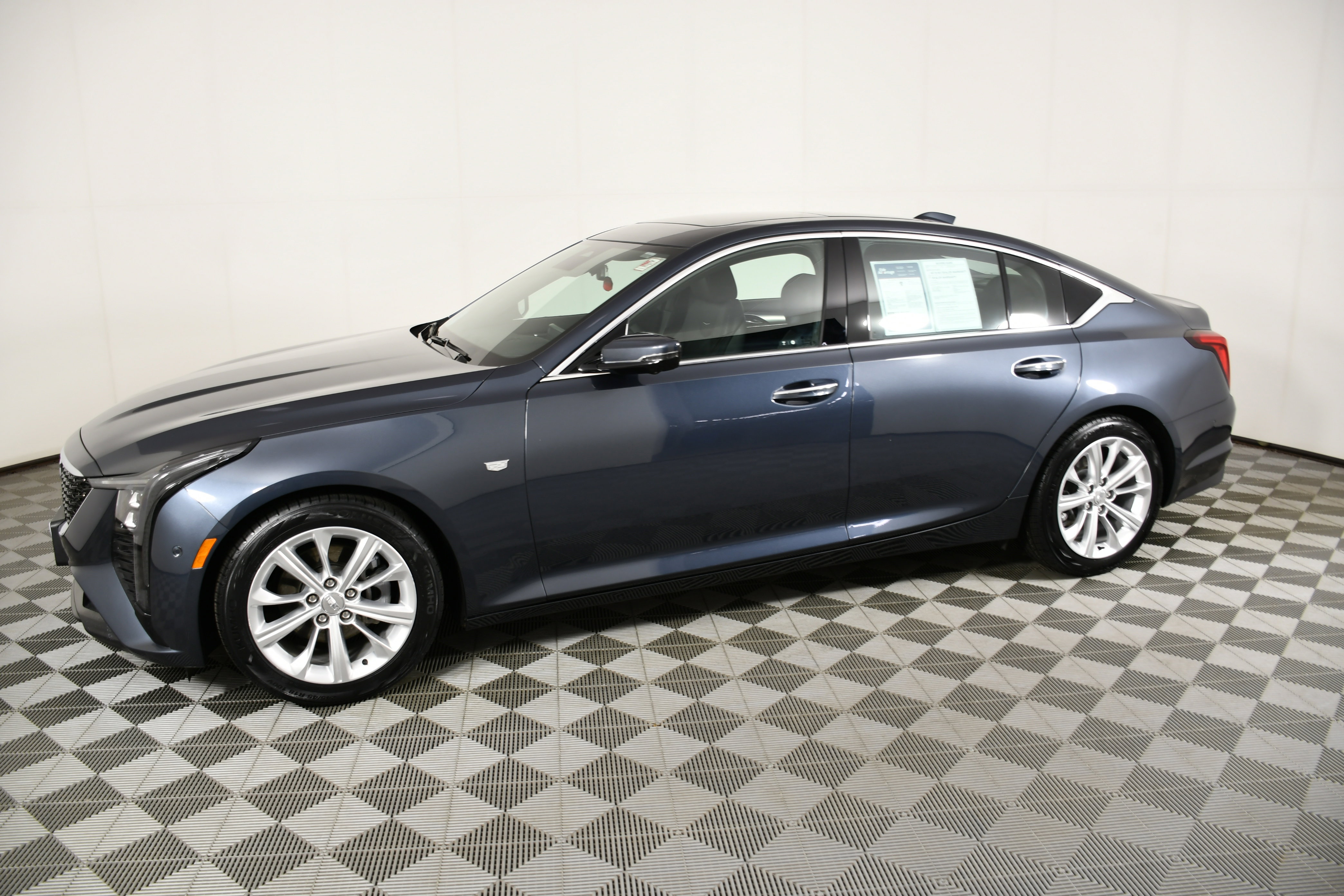 Used 2025 Cadillac CT5 Premium Luxury image 9