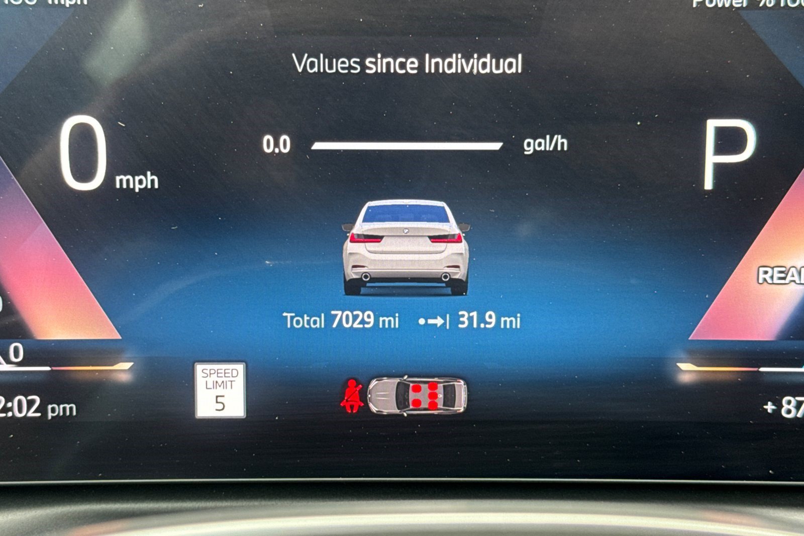 Certified 2025 BMW 330i Sedan w/ Convenience Package RWD image 33