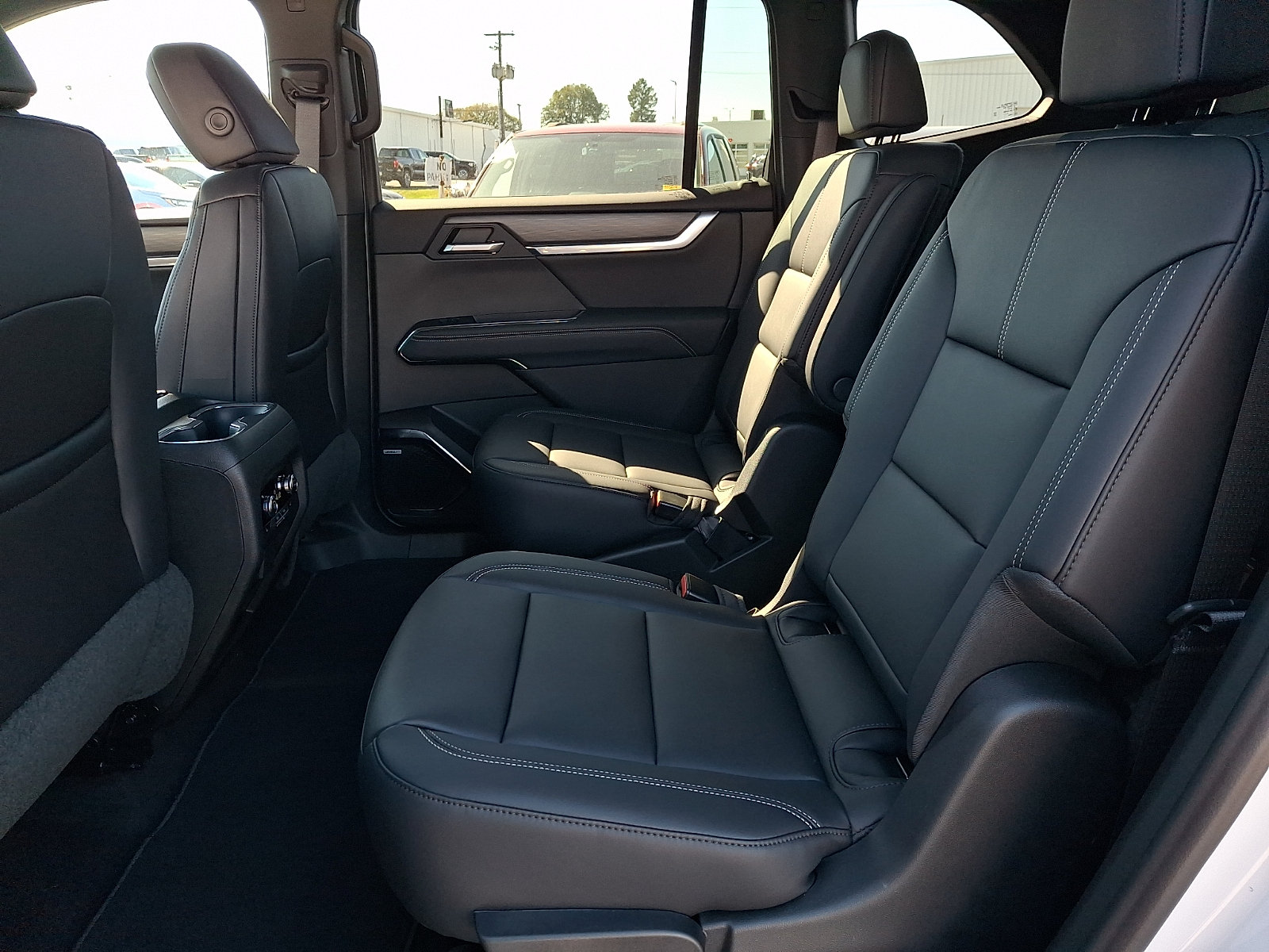 New 2027 GMC Acadia Elevation w/ Elevation Premium Package AWD/4WD image 5