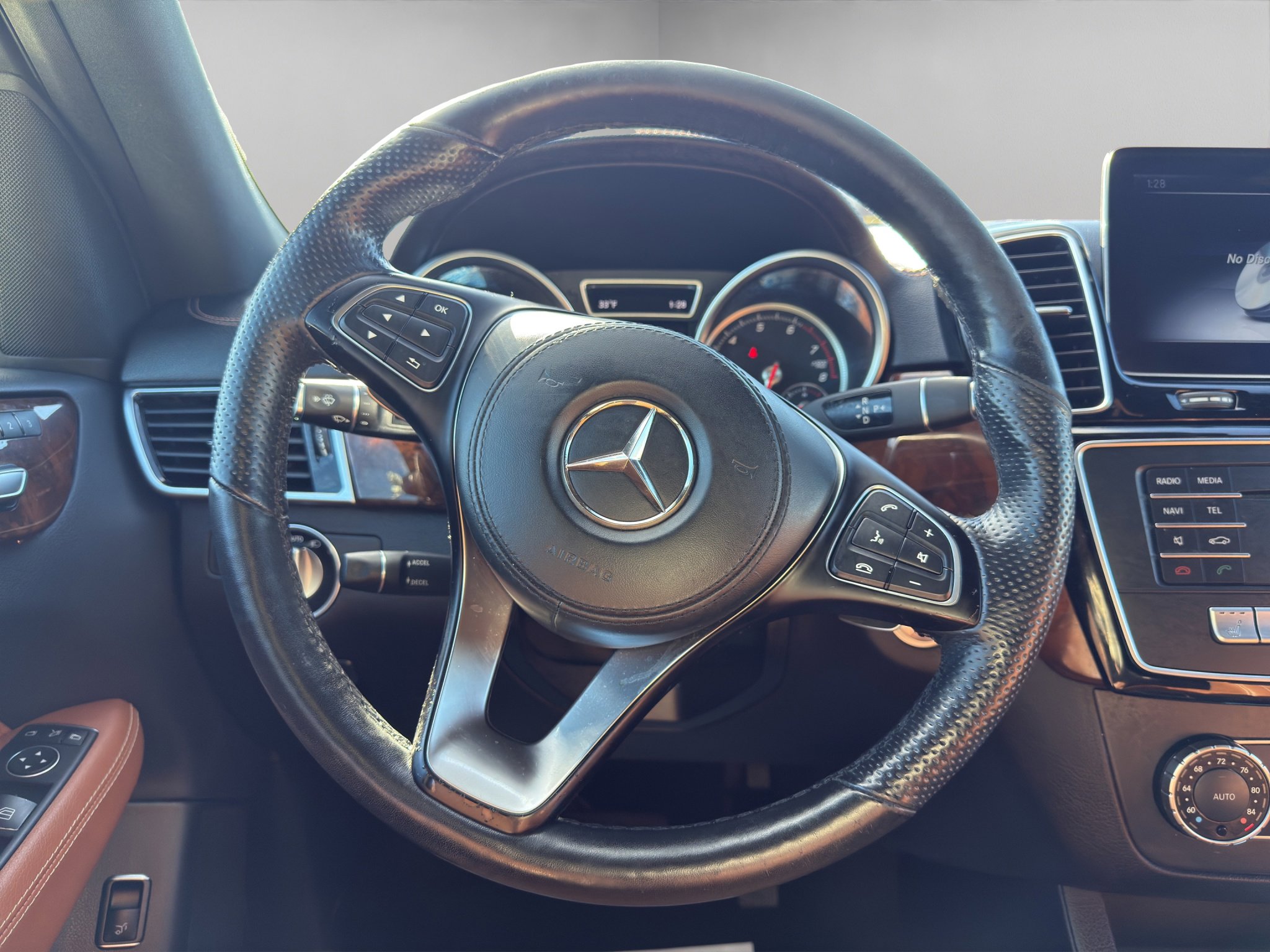 Used 2018 Mercedes-Benz GLS 450 4MATIC image 10