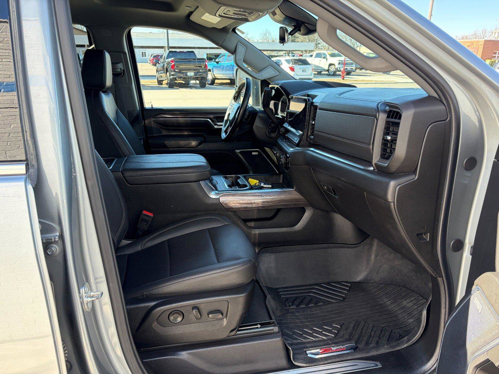 Used 2024 Chevrolet Silverado 2500 LTZ w/ LTZ Plus Package image 24