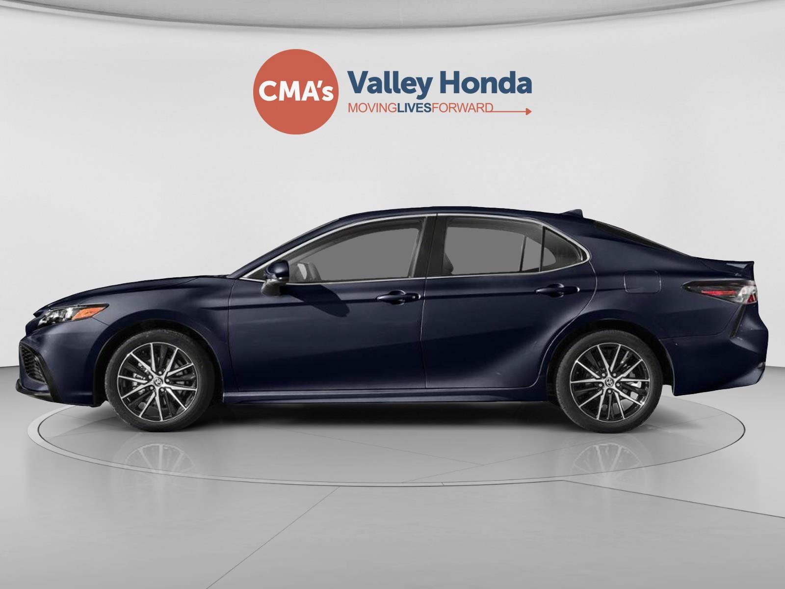 Used 2022 Toyota Camry SE w/ Cold Weather Package FWD image 2