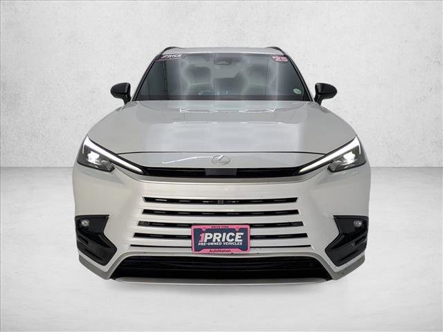 Used 2025 Lexus TX 500h AWD w/ Technology Package image 2