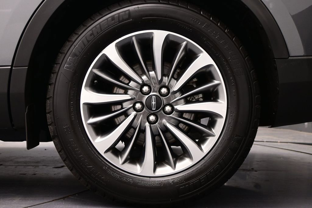 Used 2023 Lincoln Nautilus FWD w/ Premium Package image 31