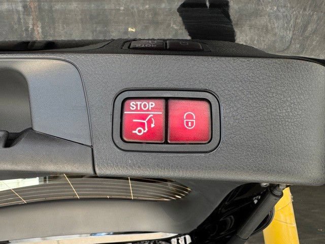 Certified 2025 Mercedes-Benz GLB 250 image 17