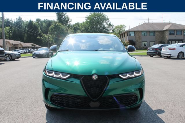 Used 2025 Alfa Romeo Tonale w/ Premium Package AWD/4WD image 3
