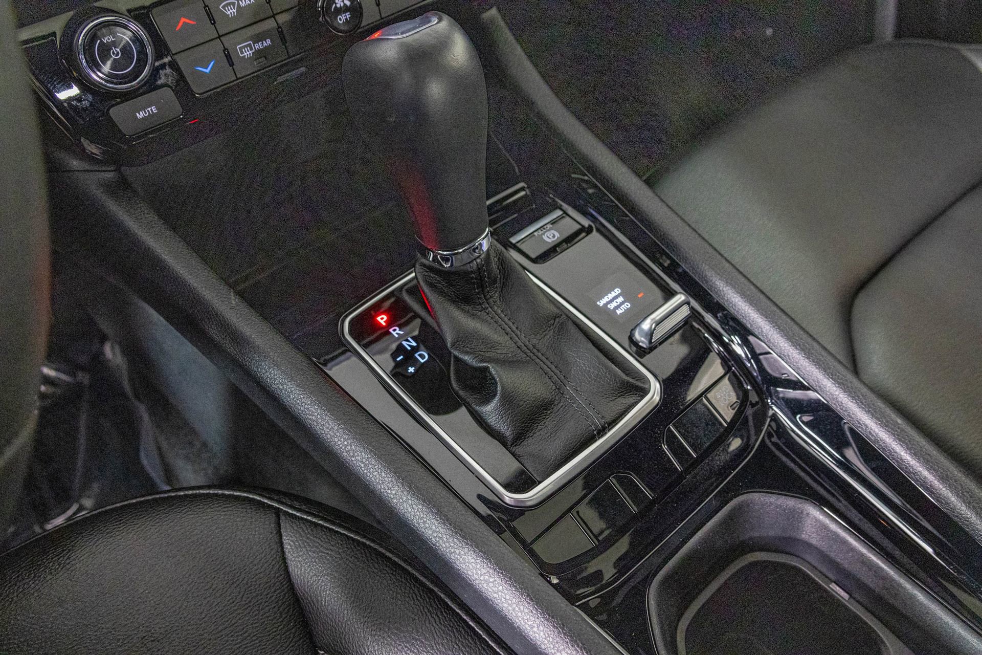 Used 2024 Jeep Compass Limited w/ High Altitude Package image 29