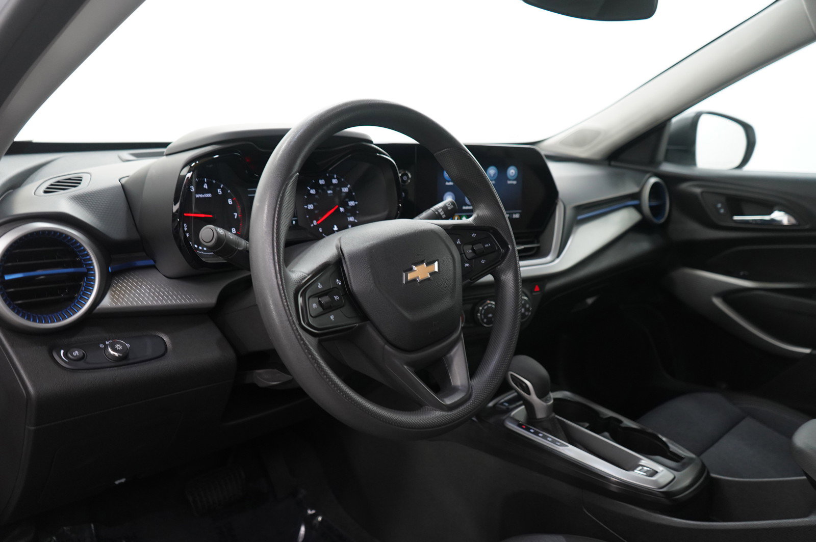 Used 2024 Chevrolet Trax LS image 16