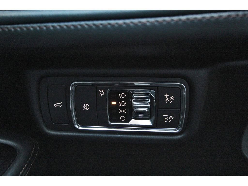 Used 2023 Lincoln Aviator Reserve w/ Equipment Group 201A RWD image 21
