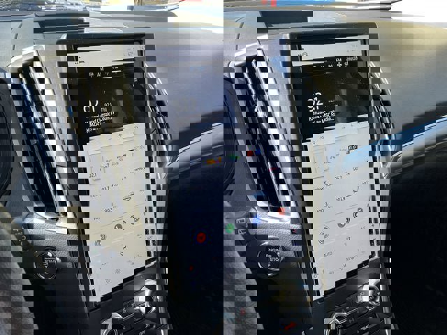 Used 2022 Ford Edge SEL w/ Convenience Package image 16