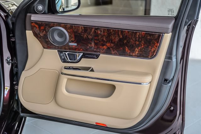 Used 2016 Jaguar XJ R-Sport RWD image 58