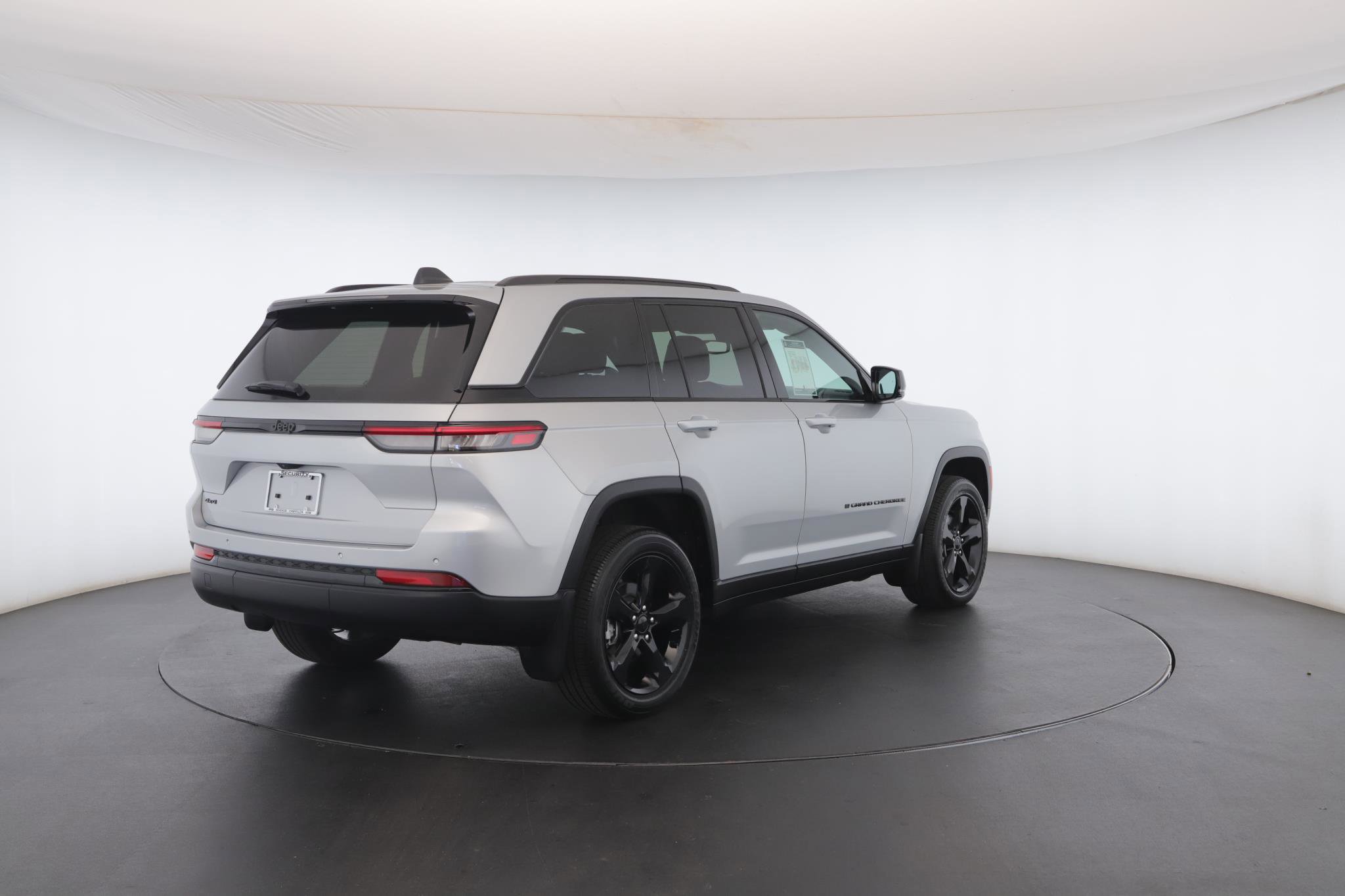 Used 2024 Jeep Grand Cherokee Altitude image 28