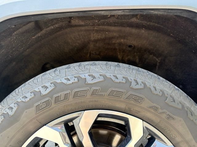 Used 2023 GMC Canyon AT4 w/ AT4 Premium Package AWD/4WD image 11