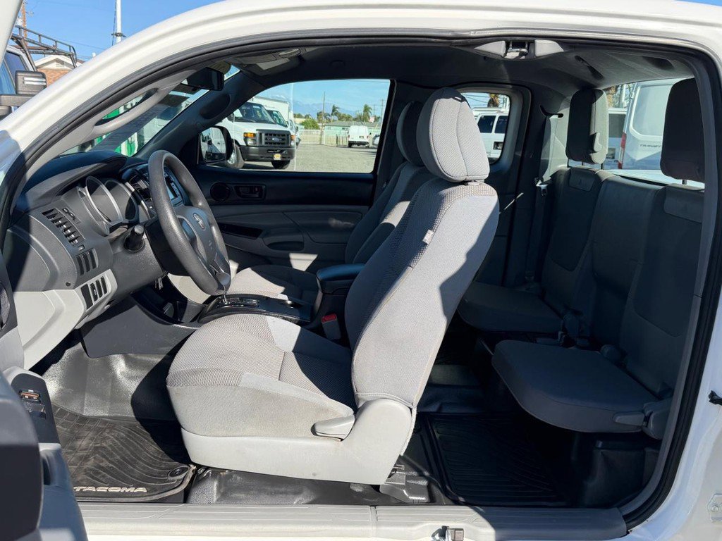 Used 2013 Toyota Tacoma 2WD Access Cab image 17