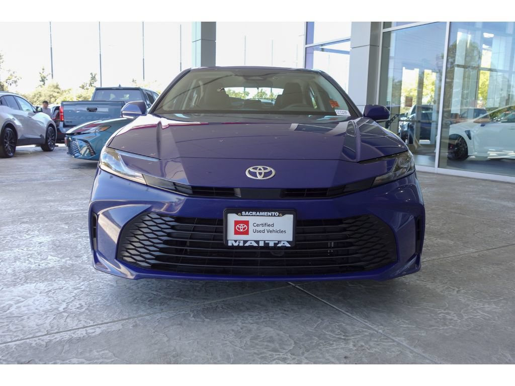 Used 2025 Toyota Camry LE FWD image 9
